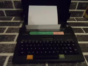 Canon Typestar 2 VO64 Portable Electric Typewriter - Picture 1 of 10