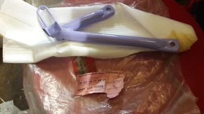 Platine repose pied Passager Droite Origine Neuve Honda NX 125 Transcity Foto 1 de 2