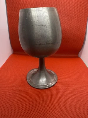 Pequeña copa de peltre inglesa hecha en Inglaterra Foto 1 de 4