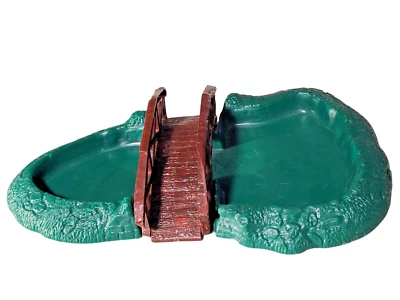 Vintage Plasticville BL-2 Bridge and Pond  - O Scale - Image 1 of 4