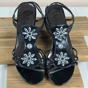 New York Transit Damenschuhe Größe 9M schwarze bequeme Keilsandalen mit Riemchen und Nieten - Bild 1 von 10