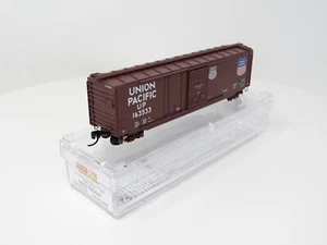 Micro-Trains N 03300210 Union Pacific UP 50' Double Door Boxcar Freight Car - Picture 1 of 8