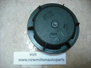 A SAAB 95 9-5 2002-05 XENON AND PLAIN HEADLIGHT BULB COVER CAP VALEO 89001811 - Picture 1 of 2