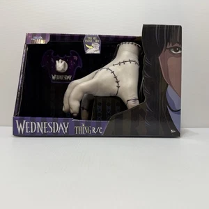 Nueva réplica de cosa de control remoto tamaño natural de Wednesday Addams Jada Toys - Imagen 1 de 10