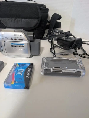 Mini base para cámara de video digital Sony Handycam DCR-HC32 NTSC, alimentación de CA problema LCD Foto 1 de 4