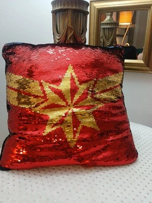 Almohada de lentejuelas Capitana Marvel Foto 1 de 4