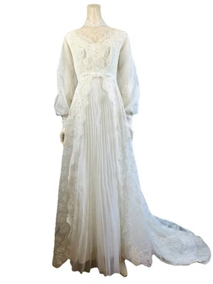 Vintage 60s 70s White Lace Wedding Dress, Accordion Front, Train, Size Small 4/6 - Image 1 of 4