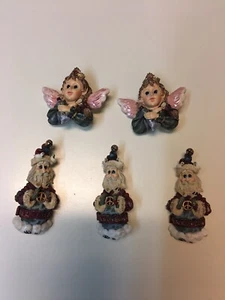 LOTE DE 5 PINES BROCHE DE NAVIDAD SANTAS Y ÁNGELES - Imagen 1 de 4