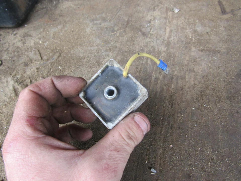 Husqvarna 250 XC 1986 regulador de voltaje Foto 1 de 1