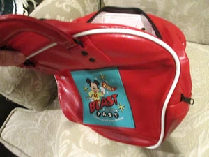 2004 MICKEY MOUSE DISNEY BLAST TO THE PAST RED CARRY BAG - MINT COND. - Picture 1 of 2