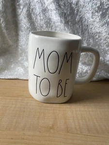 Rae Dunn MOM TO BE Becher matt Kaffeetasse weiß - Bild 1 von 4
