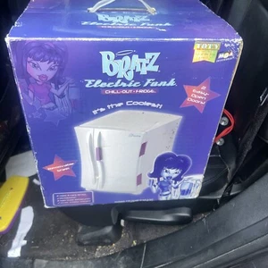 Nevera Bratz Chill-Out 2004 original - rara - completa en caja - ¡Funciona!! - Imagen 1 de 2