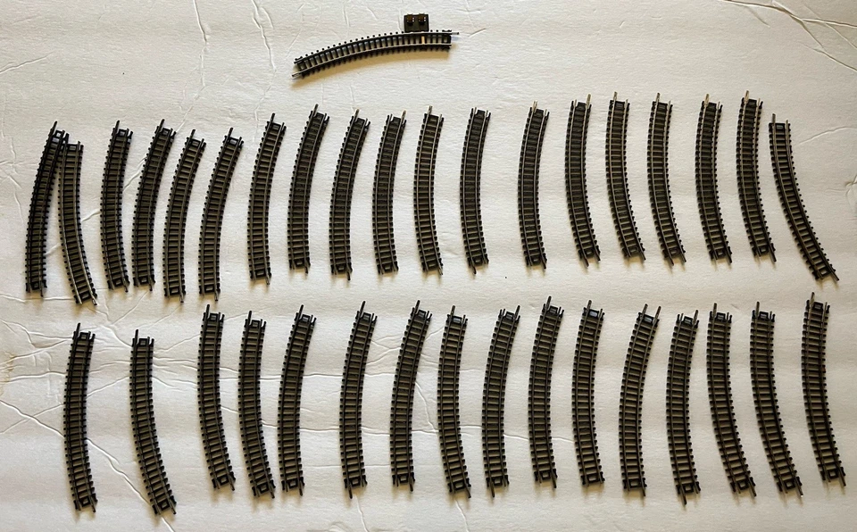 N Scale Atlas/GT 9 3/4” Curved Nickel Played Track Lot Of 36 Used (Untested) - Image 1 of 1