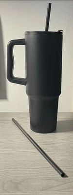 Vaso de acero inoxidable de 40 oz con mango y 2 pajitas de plástico - bebidas calientes o frías Foto 1 de 4