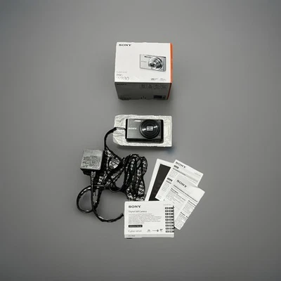 Sony Cyber-Shot DSC-W830 20,1MP Kamera Digitalkamera schwarz  - Bild 1 von 4