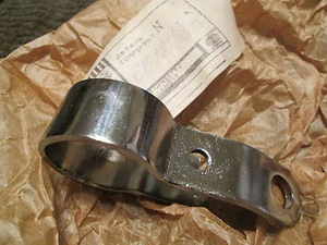 Abrazadera de tubo de escape cilindro izquierdo OEM Ural Dnepr 650cc 6612113-2 / 6612113 - Imagen 1 de 3