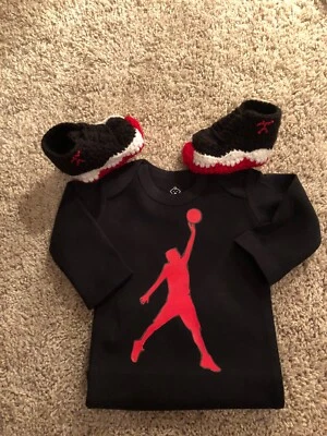  Bebé Conjunto J Baloncesto Aire Pantalones Body Rojo Niño 1 Criado Crochet Tenis Foto 1 de 3
