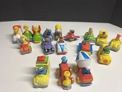 Lote de 17 Coches de Metal Diecast Muppet Hasbro Plaza Sésamo Playskool Años 80 De Colección Foto 1 de 4
