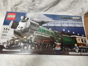 LEGO 10194 - Trenes - Noche Esmeralda - 2009 - NUEVO Y precintado - Imagen 1 de 4