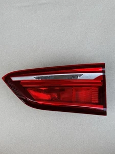 BMW X1 F48 2016-22 luz trasera derecha lado pasajero interior luz trasera oem - Imagen 1 de 7