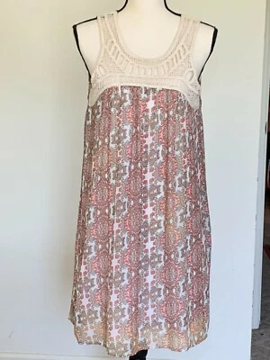 Nuevo con etiquetas Vestido New Directions Petite Paisley Rosa Beige Crochet Yema Talla PS. Foto 1 de 4