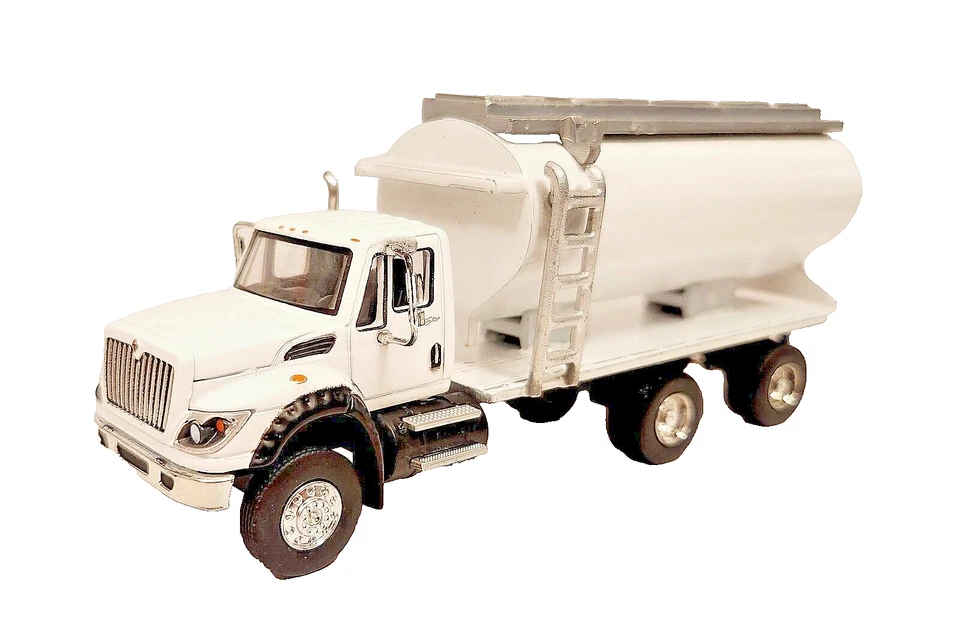 DCP / Greenlight International Fertilizer Truck NEW Custom Built 1 off - Image 1 of 4