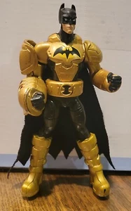 2011 DC Comics Batman Power Attack schwarz goldfarbener Anzug Actionfigur 6 Zoll - Bild 1 von 6