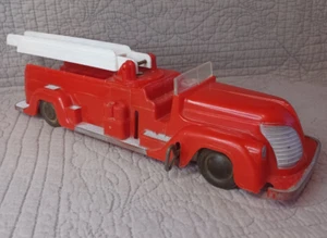 Saunders Tool And Die Wind-Up Fire Truck Vintage 50er Spielzeugauto Motor rote Leiter - Bild 1 von 12