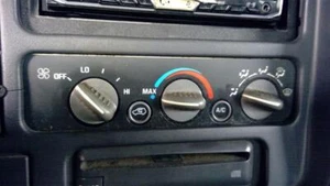 1998 CHEVY PICKUP 1500 Heater A/c Control - Picture 1 of 1