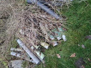 Div. dicke Plastikrohre mit ordentlich Wandstärke 1m längen - Bild 1 von 2