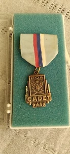 US NATIONAL DEFENSE MEDAL & ROTC ROA CADET FOUR STAR MEDALS - Picture 1 of 7