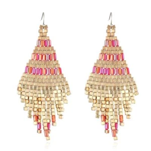 Pendientes colgantes de borla de oro y rosa con cuentas hechos a mano - Imagen 1 de 3