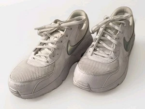 Nike Airmax Excee Turnschuhe Damen Größe 11 weiß metallic sportlicher Laufschuh - Bild 1 von 16