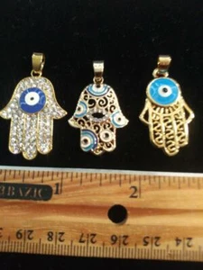 HAMSA HAND WITH LAQUERED EVIL EYE IN GOLD PLATED/ 3 TO CHOOSE FROM - Picture 1 of 2