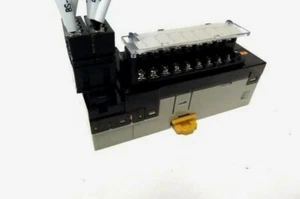 Omron CRT1-ID08-1 Input Module 8 Digital w/ 2 Tier Screw Terminal Block - Picture 1 of 5