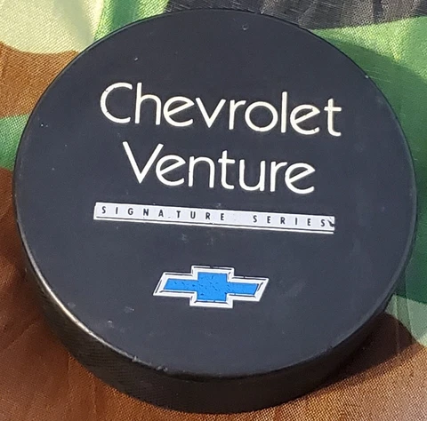CHEVROLET VENRURE SIGNATURE SERIES VINTAGE BOBBY ORR STAMPED ON SIG! PUCK 🇨🇦 Cover