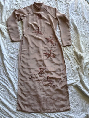 Áo Dài vietnamita vintage hecho en Estados Unidos  Foto 1 de 4