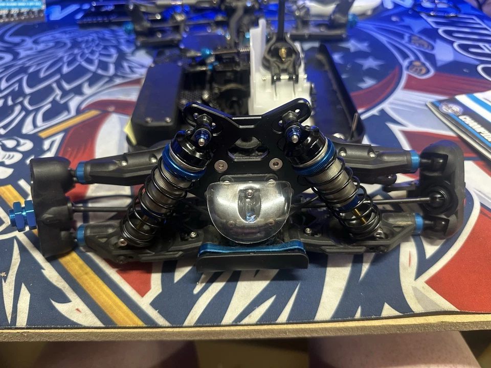 Team Associated Rc8b4 - Image 1 of 4