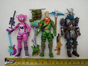 LOTE DE FIGURAS DE ACCIÓN FORTNITE 4" JAZWARES Casi Completo Ragnarok Cuddle Leader Rex - Imagen 1 de 6