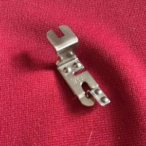 De colección Greist Dobladillo Estrecho M Máquina de Coser Presión Pie Vástago Bajo S8 - Imagen 1 de 3