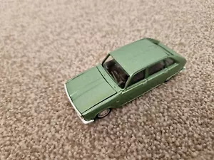 NOREV CORGI SOLIDO 1/43 CLASSIC RENAULT R16 DIECAST MODEL CAR - Picture 1 of 3