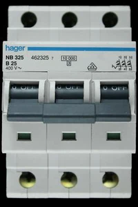 HAGER 25 AMP TYPE B 10kA TRIPLE POLE MCB CIRCUIT BREAKER NB325 462325 - Picture 1 of 7