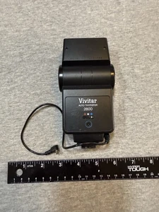 Vivitar 2800 Blitzgerät zur Montage in Blitzschuh - Bild 1 von 8