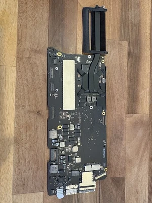 Apple MacBook Pro 13" A1502 2015 Logic Board i5 3.1GHz 16GB  EMC 2835 For spares - Image 1 of 4