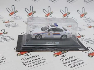 Die Cast " Jaguar S £ Police 2002 " Police Of Mondo Scale 1/43 - Bild 1 von 2