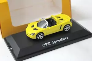 1:43 SCHUCO OPEL SPEEDSTER GIALLO VERSIONE CONCESSIONARIO - Foto 1 di 3