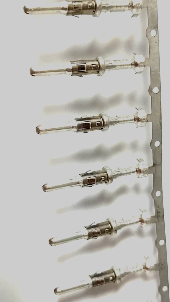 1K piezas RL ITT CAÑÓN APK-PB25A10-002 Pin Contacto Tamaño 2,5 mm Lata Crimpada Foto 1 de 4