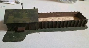 ho Pola Quick edificio in plastica per contenere sabbia/ghiaiaia completamente assemblato usato - Foto 1 di 11