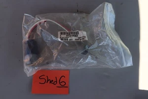 AT218587 PISTON-TYPE PRESSURE SWITCH fits JOHN DEERE (New OEM Open Box) - Picture 1 of 6