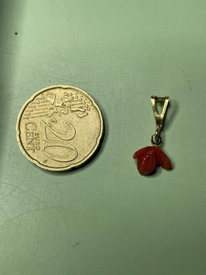 Ciondolo Fragola In Corallo E Argento - Immagine 1 di 2